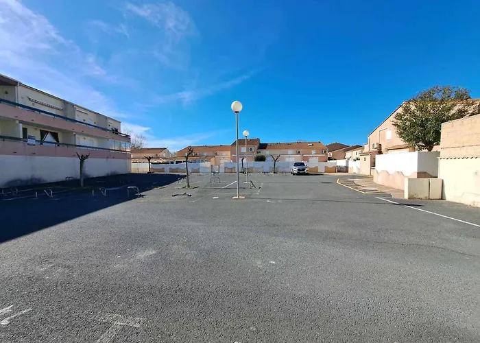2 Pieces Climatise Avec Balcon, Garage Et Piscine A - Fr-1-326-707 * Marseillan (Herault)
